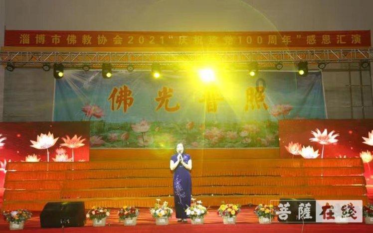 远亲不如近邻!男童独自在家引发火灾邻居撬门救人
